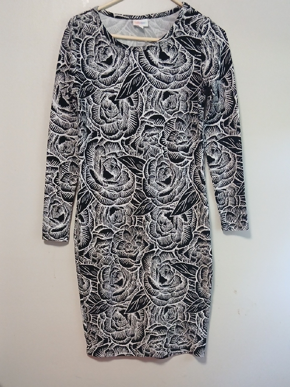 LuLaRoe Black and White Floral Long Sleeve Bodycon Dress